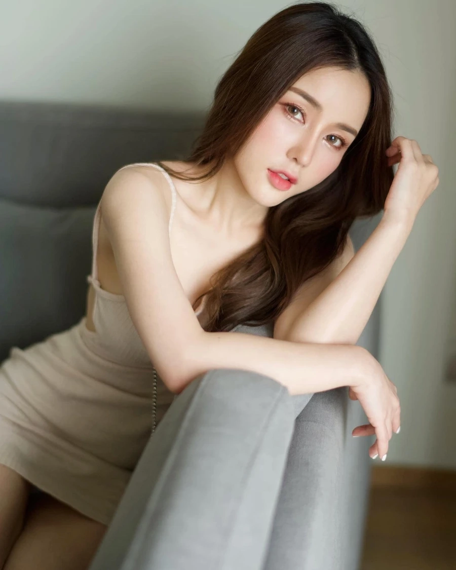 avatar-anh-gai-xinh-k503-1 Cùng gái đẹp tóc ngắn che mặt mang đến nét quyến rũ