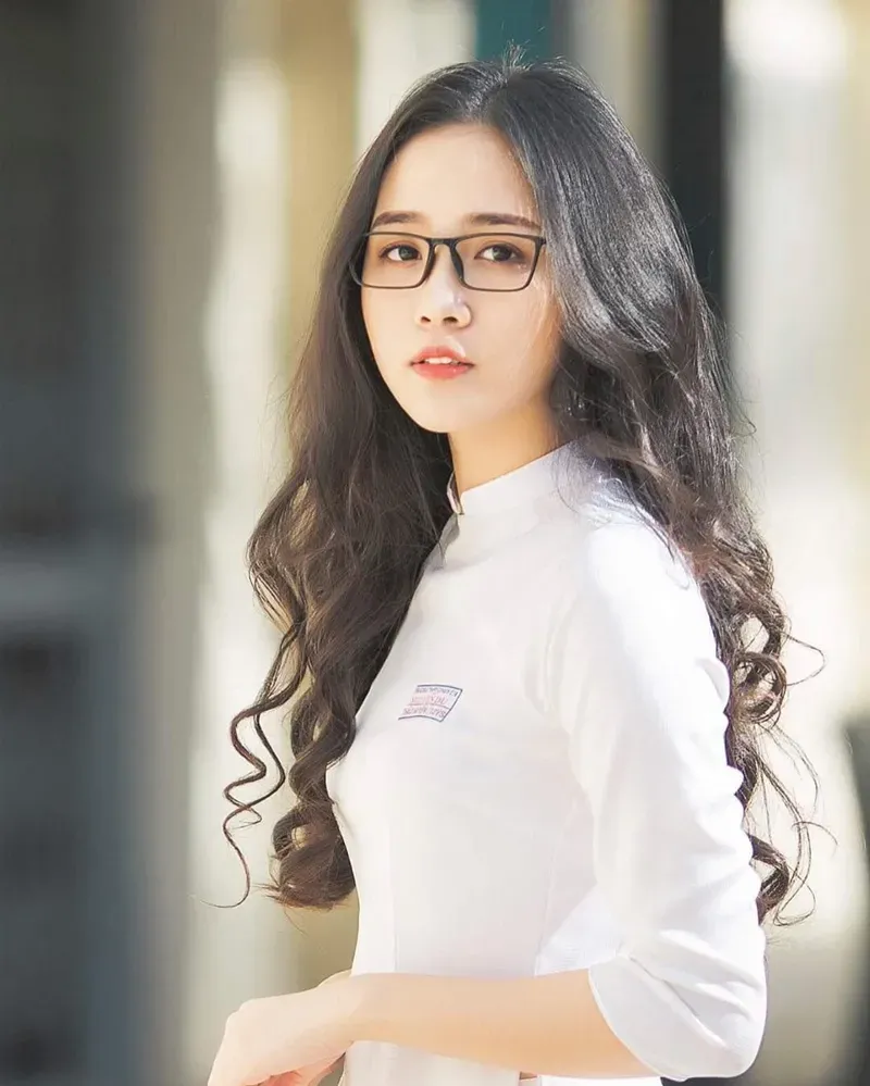 gai-xinh-toc-dai-deo-kinh-006 gái xinh tóc dài đeo kính 6