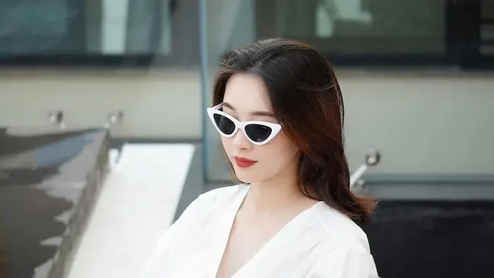 gai-xinh-toc-dai-deo-kinh-007 gái xinh tóc dài đeo kính 7