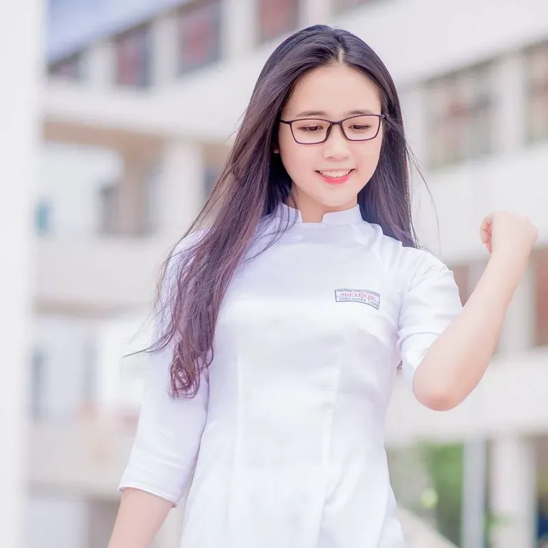 gai-xinh-toc-dai-deo-kinh-009 gái xinh tóc dài đeo kính 9